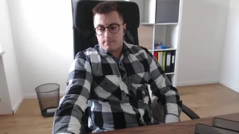 dickeeier96 online show from November 11, 10:42 am