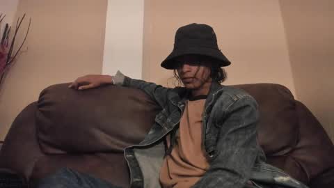 Snapshot of dickie_dicking chatting on October 20, 9:19 pm dickie_dicking online show from October 20, 9:19 pm