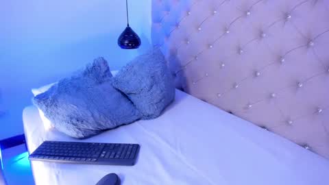 dikey_18 online show from December 12, 9:26 pm