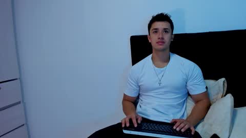 Snapshot of dilan_coy chatting on January 20, 3:07 pm Dilan Coy online show from January 20, 3:07 pm