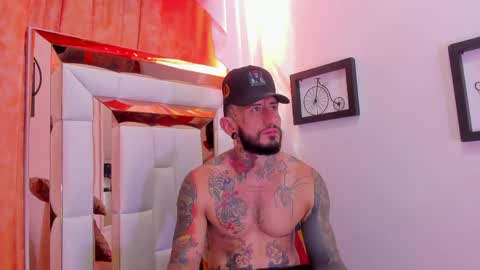 dilan_scootk_ online show from April 4, 7:22 pm