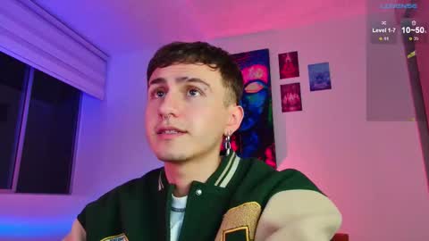 Julian Independent Model online show from November 20, 2:00 am