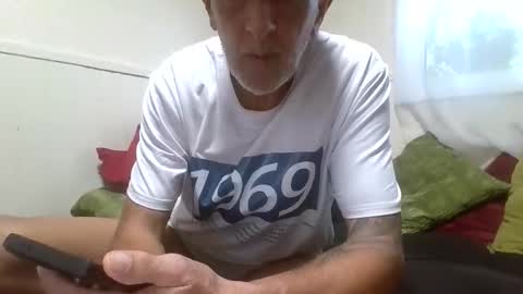 dimitrias2109 online show from November 17, 8:17 am