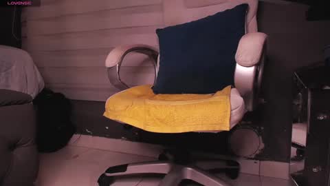 dirty_27cms online show from December 19, 11:45 pm