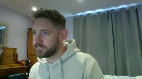 Snapshot of dirtylondon729 chatting on October 29, 11:13 am Exhibitionist Ben online show from October 29, 11:13 am