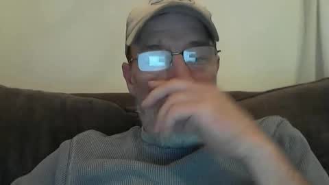 Snapshot of dirtynastyoldman chatting on March 4, 12:18 am dirtynastyoldman online show from March 4, 12:18 am