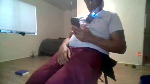 Snapshot of djbignuttsbrownass24 chatting on January 12, 1:11 am djbignuttsbrownass24 online show from January 12, 1:11 am