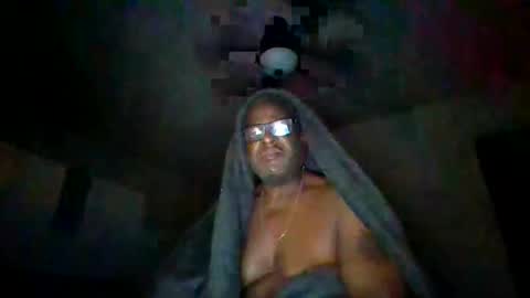 Snapshot of djbignuttsbrownass24 chatting on January 3, 4:22 am djbignuttsbrownass24 online show from January 3, 4:22 am