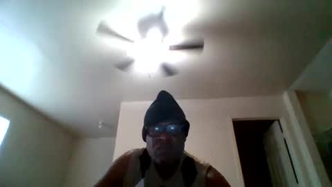 Snapshot of djbignuttsbrownass24 chatting on December 25, 10:37 pm djbignuttsbrownass24 online show from December 25, 10:37 pm