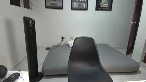 DollarHot30 online show from October 24, 7:32 am