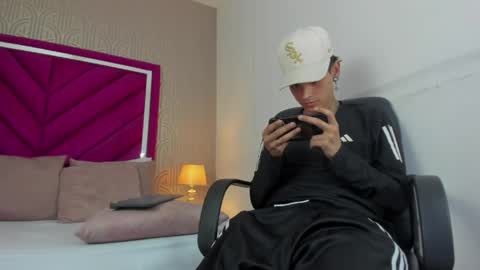 Dominic foox online show from April 9, 10:16 pm