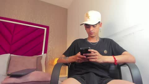 Dominic foox online show from March 30, 9:38 pm