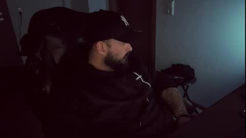 donchriiis online show from February 10, 3:00 am