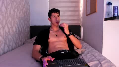 Snapshot of dorian_mystery chatting on February 13, 10:22 pm dorian_mystery online show from February 13, 10:22 pm