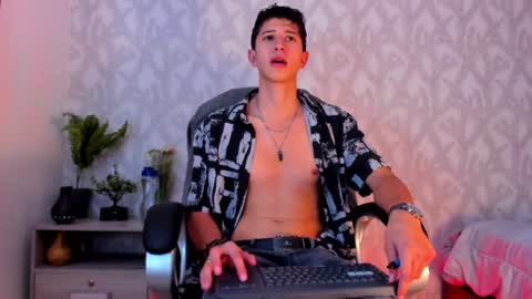 Snapshot of dorian_mystery chatting on January 20, 3:26 am dorian_mystery online show from January 20, 3:26 am