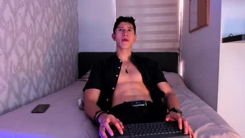 Snapshot of dorian_mystery chatting on February 16, 10:32 pm dorian_mystery online show from February 16, 10:32 pm