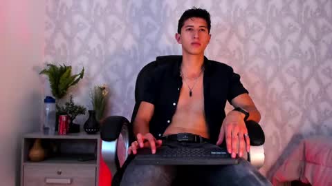 Snapshot of dorian_mystery chatting on December 16, 5:49 am dorian_mystery online show from December 16, 5:49 am