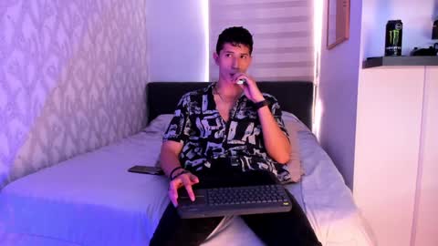 Snapshot of dorian_mystery chatting on February 7, 3:52 pm dorian_mystery online show from February 7, 3:52 pm