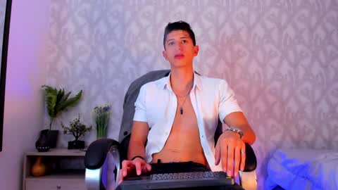 Snapshot of dorian_mystery chatting on January 31, 7:18 am dorian_mystery online show from January 31, 7:18 am