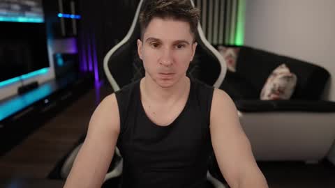 Dorian Reyes online show from February 19, 10:20 pm