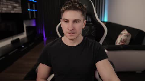 Dorian Reyes online show from February 21, 2:06 am