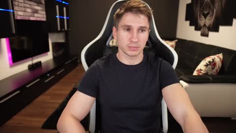 Dorian Reyes online show from December 4, 10:41 pm