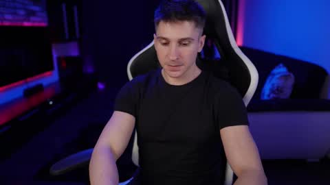 Dorian Reyes online show from February 13, 2:01 am