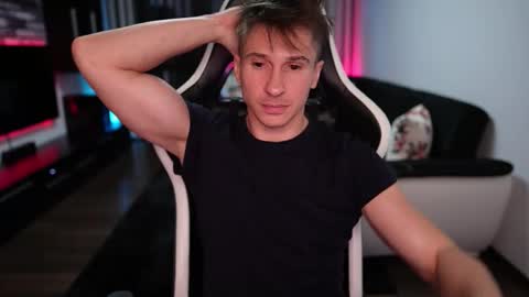 Dorian Reyes online show from October 6, 11:20 pm