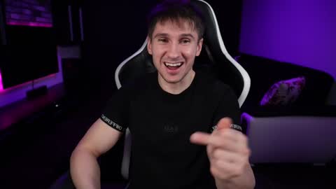 Dorian Reyes online show from December 6, 11:14 pm