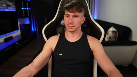 Dorian Reyes online show from September 19, 11:59 pm