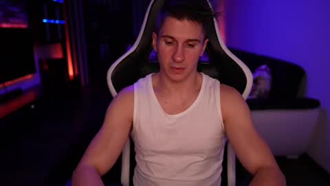 Dorian Reyes online show from October 12, 1:32 am