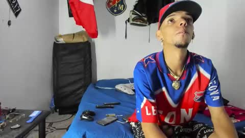 douglas_gallegos online show from February 18, 6:00 am