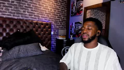 Snapshot of drake_nassir4 chatting on December 16, 8:58 pm ---Drake--- online show from December 16, 8:58 pm