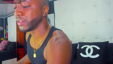Snapshot of drake_nassir4 chatting on March 7, 2:23 pm ---Drake--- online show from March 7, 2:23 pm