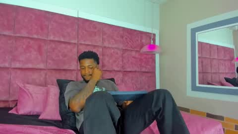 Snapshot of drake_nassir4 chatting on December 28, 6:08 pm ---Drake--- online show from December 28, 6:08 pm