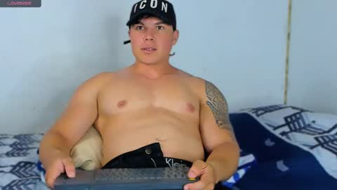 Snapshot of drake_xion1 chatting on February 22, 10:48 pm drake_xion1 online show from February 22, 10:48 pm