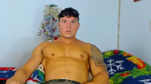 Snapshot of drake_xion1 chatting on December 13, 10:45 pm drake_xion1 online show from December 13, 10:45 pm