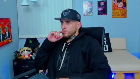 Snapshot of drako_lamar chatting on December 18, 12:29 pm Drako online show from December 18, 12:29 pm