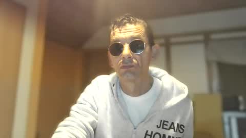 Snapshot of dreambob chatting on October 8, 7:02 am Dreambob online show from October 8, 7:02 am