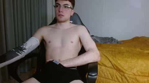 DreamBoy online show from April 1, 4:04 pm