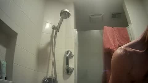 Snapshot of druedowm chatting on October 21, 5:32 am druedowm online show from October 21, 5:32 am