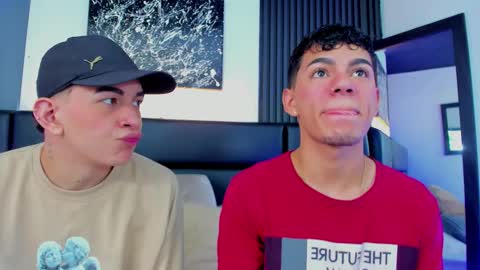 Thomas and Noah online show from November 11, 8:47 pm