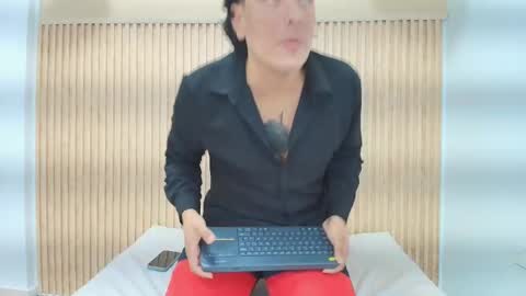 DUSTIN online show from February 25, 5:03 pm