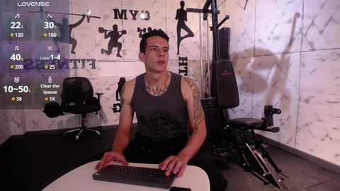 Snapshot of dustin_sonne chatting on February 17, 3:15 am Dustin Sonne online show from February 17, 3:15 am