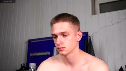 Dustyn online show from October 28, 4:53 pm