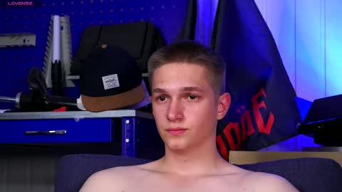 Dustyn online show from October 31, 5:05 pm