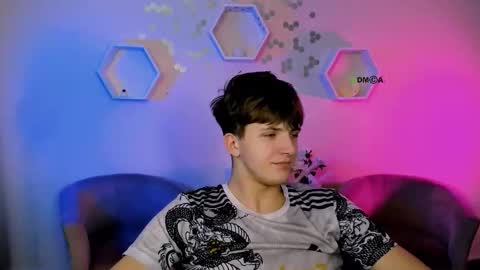 dylan_bold online show from December 3, 8:59 pm