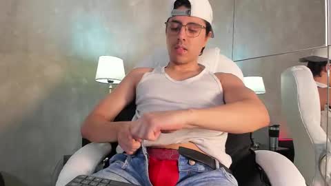 Dylan online show from November 25, 11:23 am