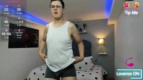  DYLAN SANTIAGO  online show from December 17, 9:43 pm