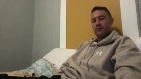 Snapshot of dylan_thick chatting on December 18, 6:43 am Dylans ThicK online show from December 18, 6:43 am